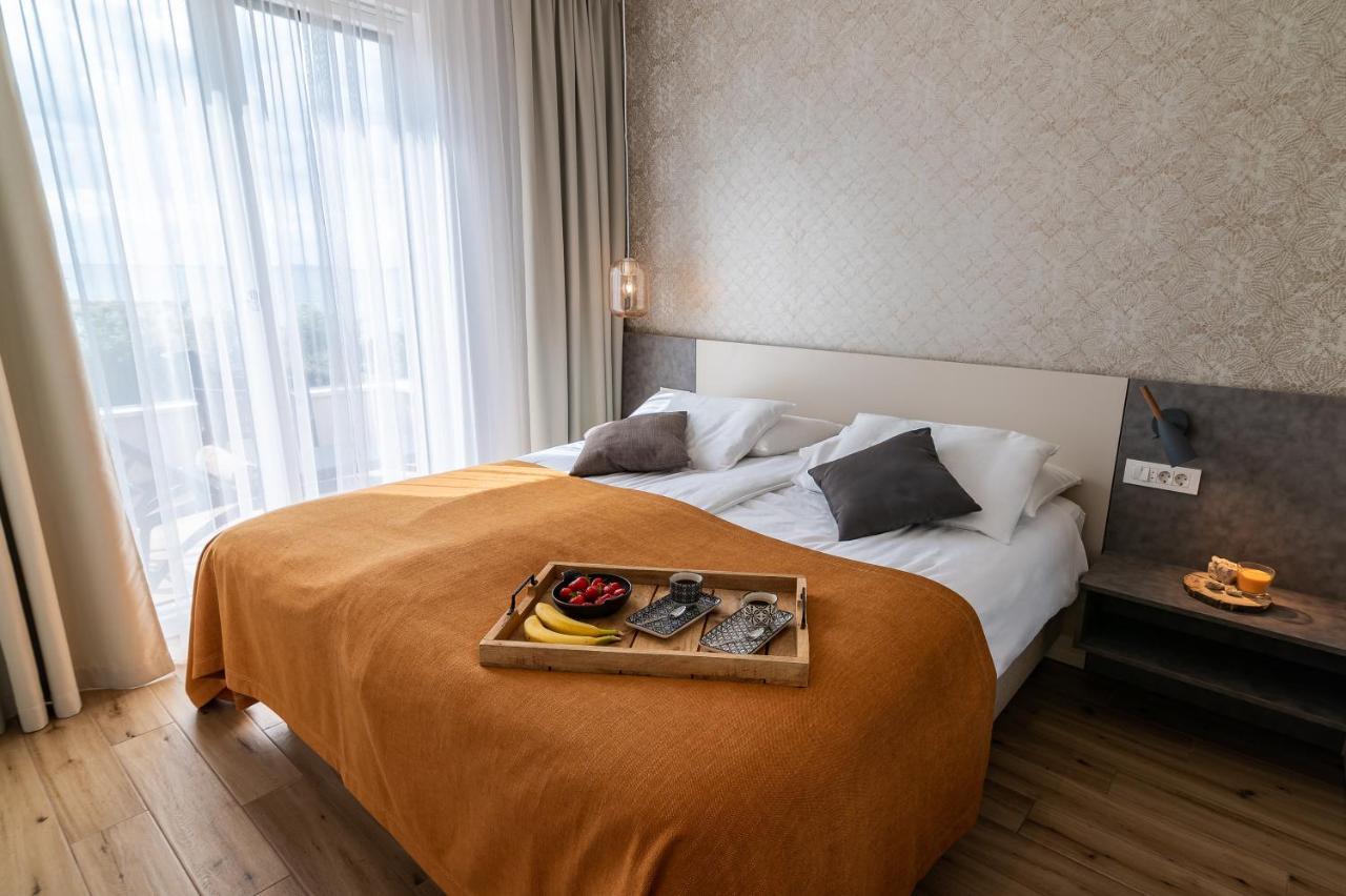 Villa Natura Luxury Apartments Мандре Экстерьер фото