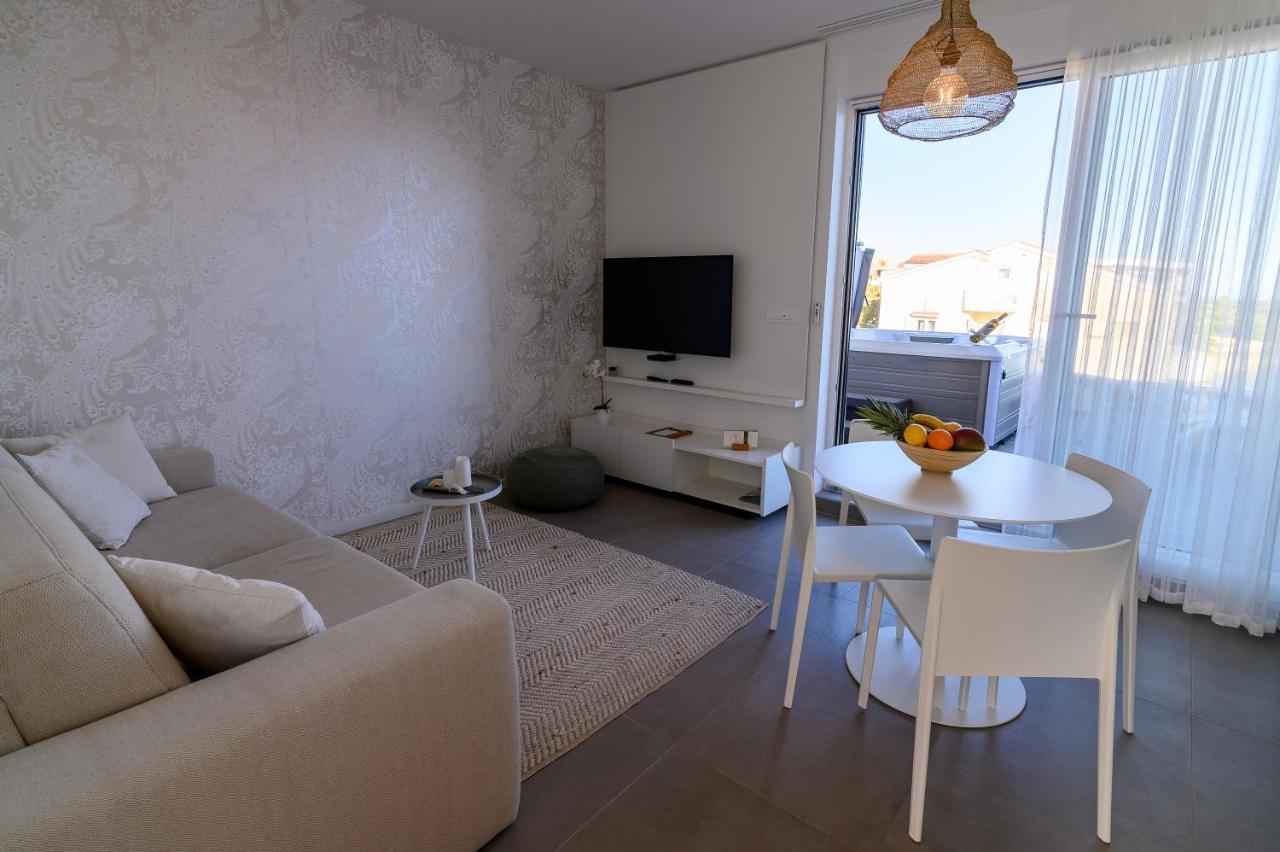 Villa Natura Luxury Apartments Мандре Экстерьер фото